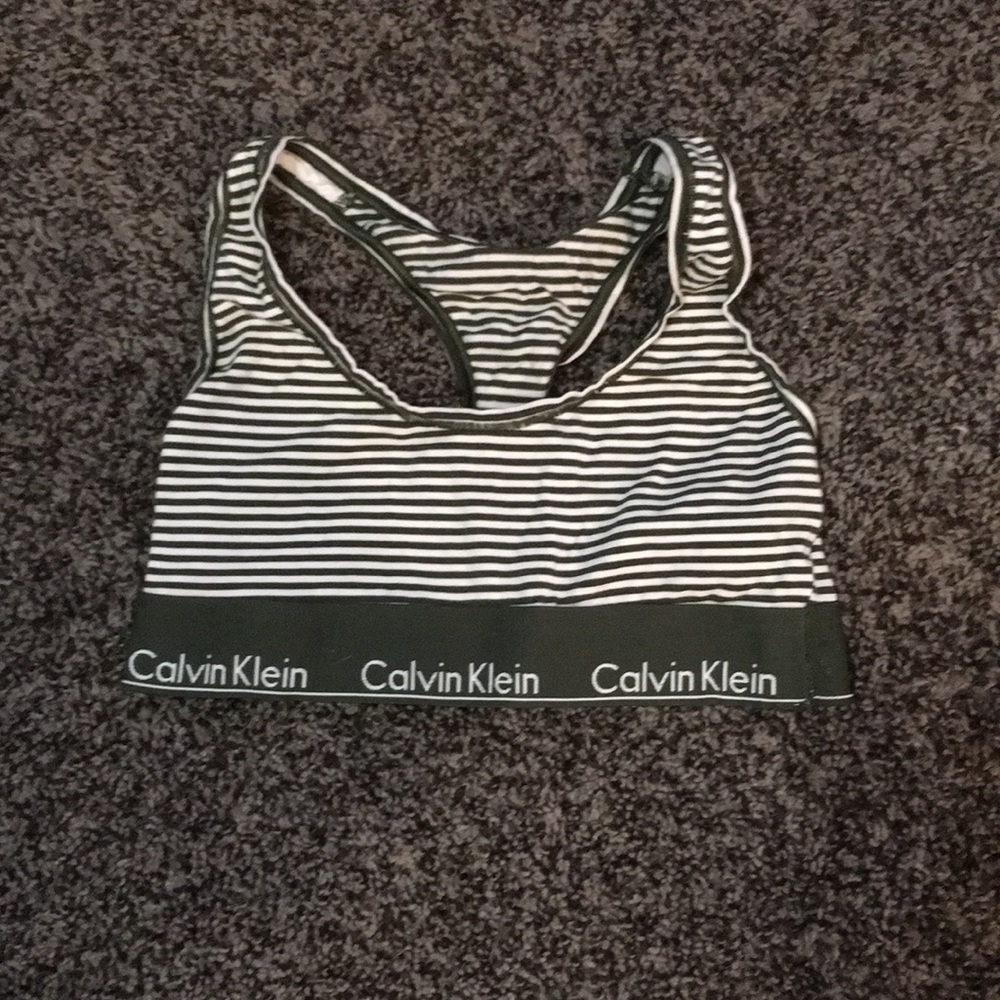 Sports bra